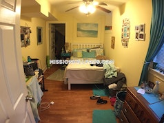 731 Parker St, Mission Hill