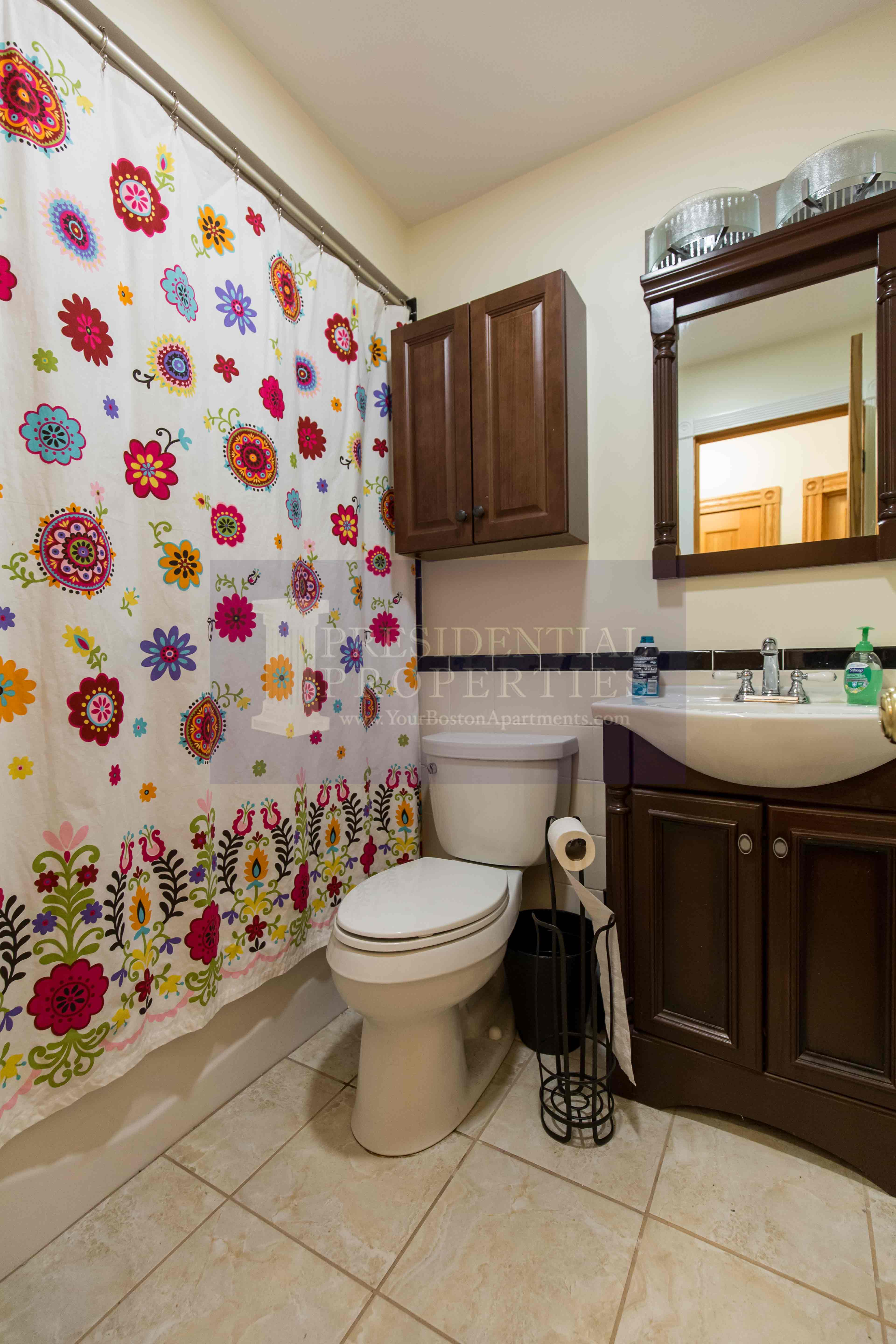 137 Charles St, Beacon Hill