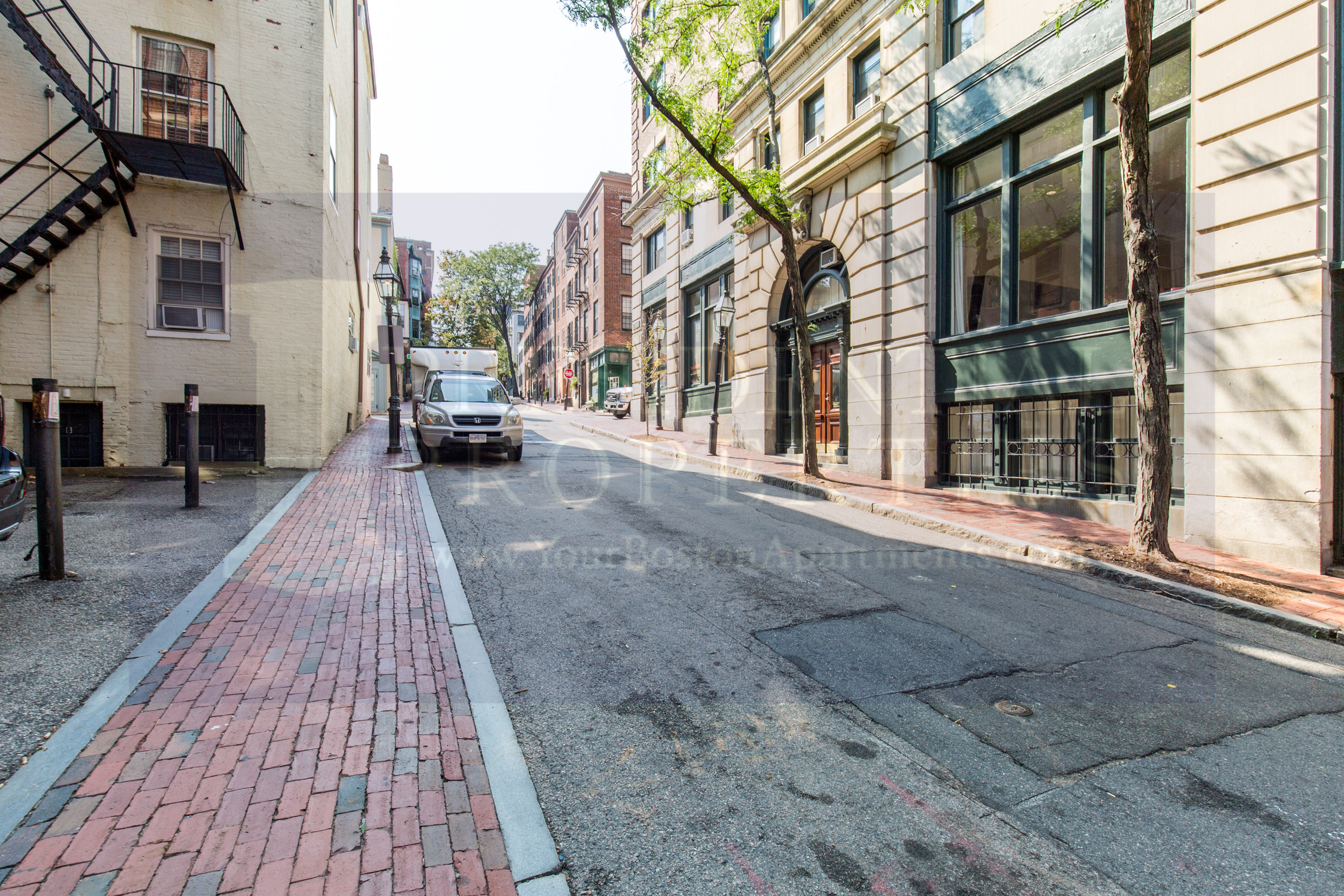 37 Joy St, Beacon Hill