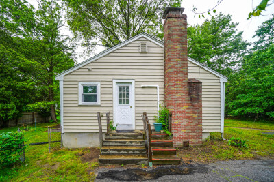 409 Dedham Ave, Needham