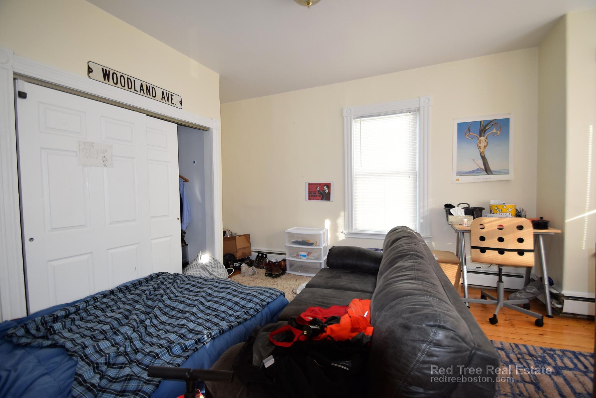 44 Pratt St, Allston