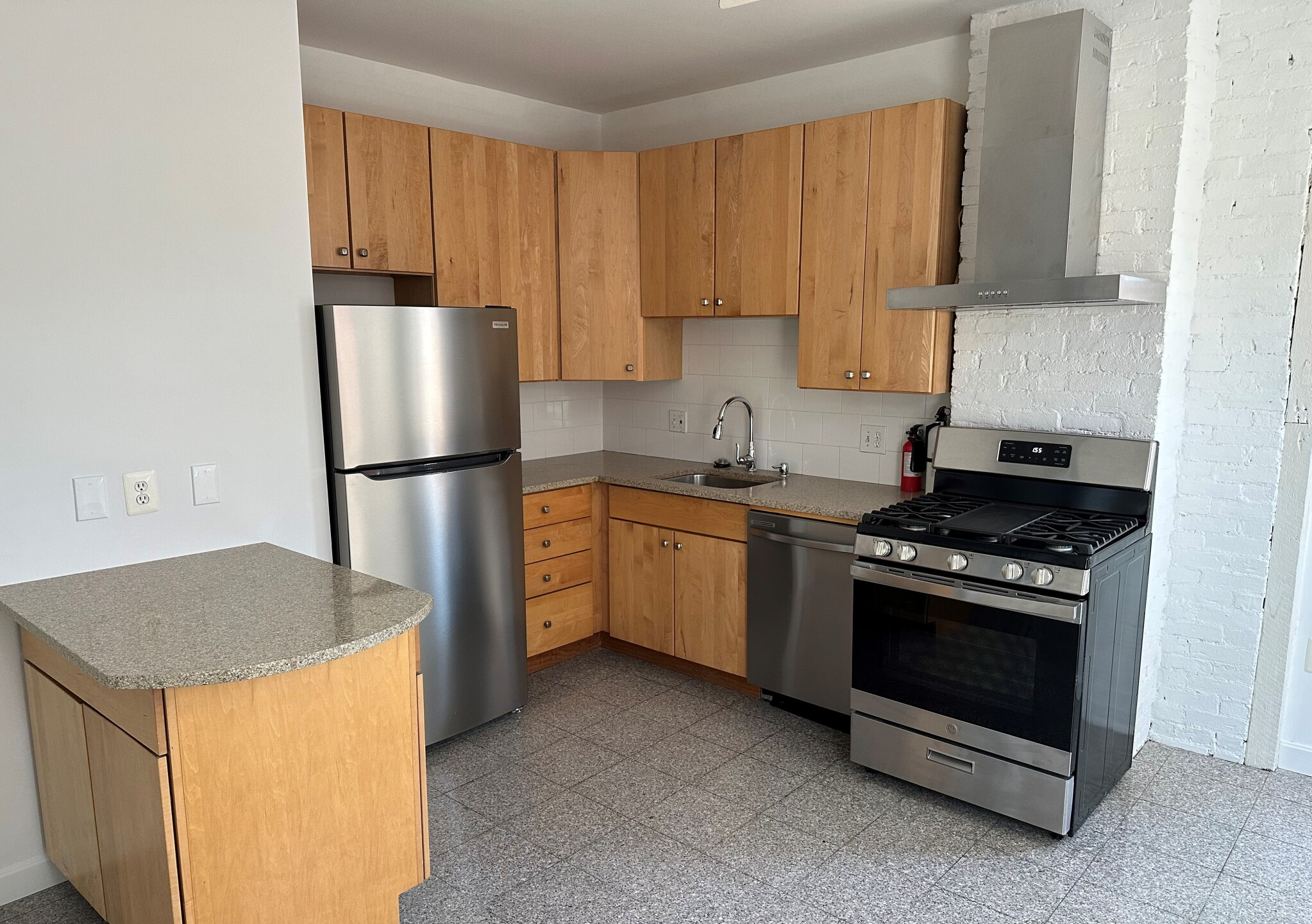 8-10 Boston St, South Boston