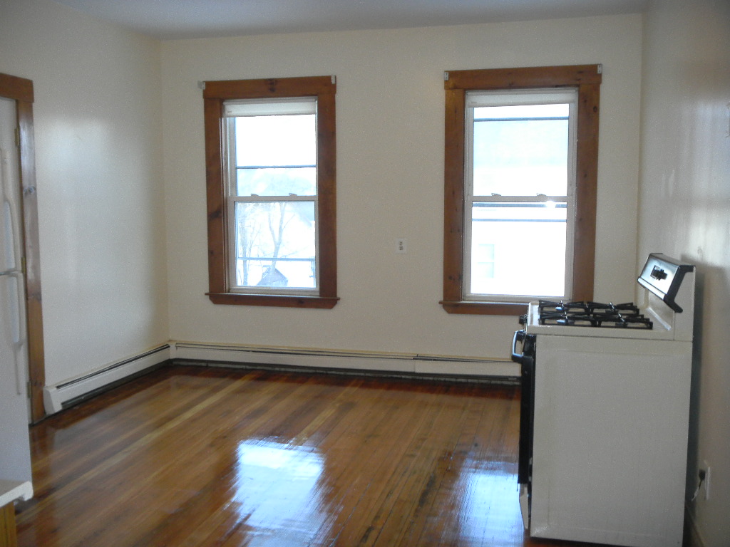 40 Mozart St, Jamaica Plain