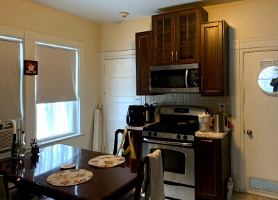 136 Middlesex Rd, Chestnut Hill