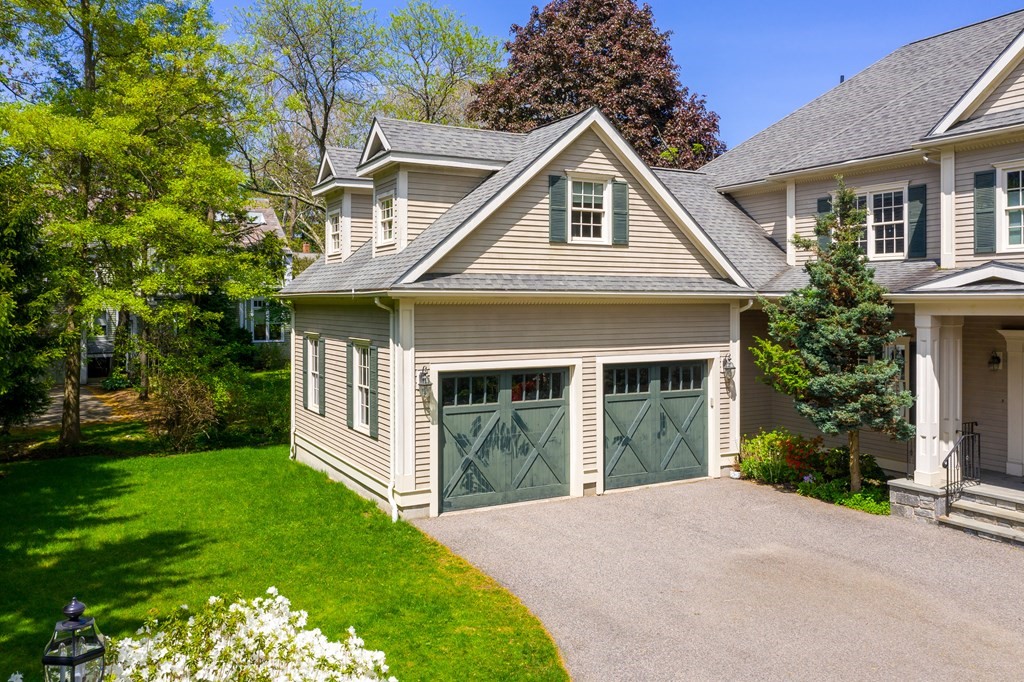 750 Hammond St, Chestnut Hill