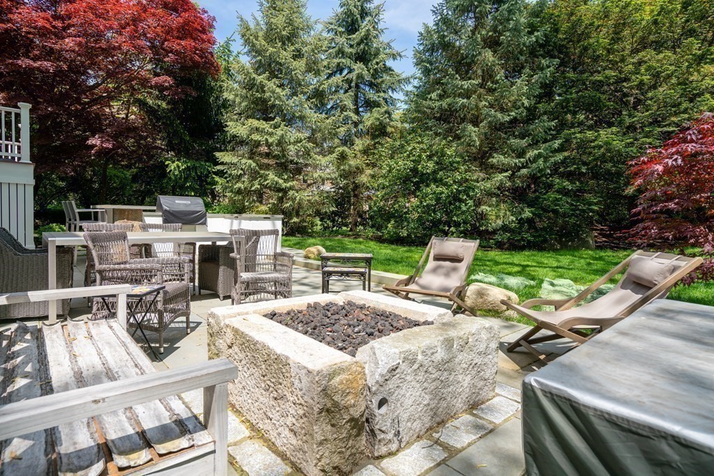 750 Hammond St, Chestnut Hill