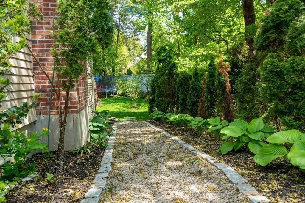 750 Hammond St, Chestnut Hill