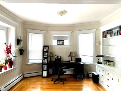 136 Middlesex Rd, Chestnut Hill