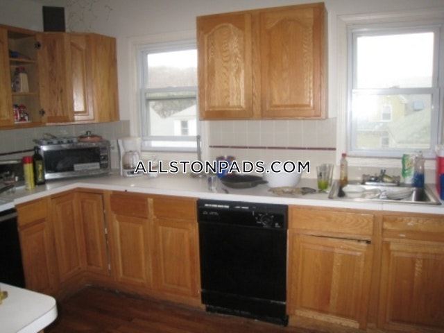 42 Brainerd Rd, Allston