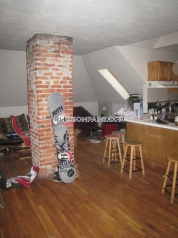 42 Brainerd Rd, Allston