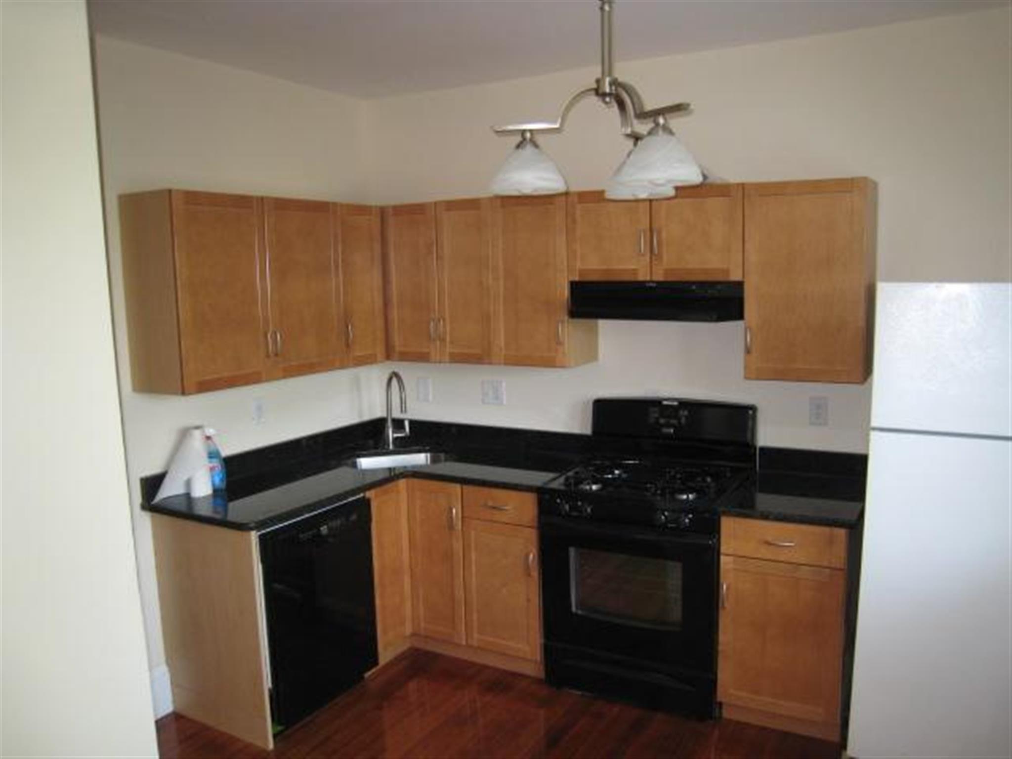 79 Capen St, Medford