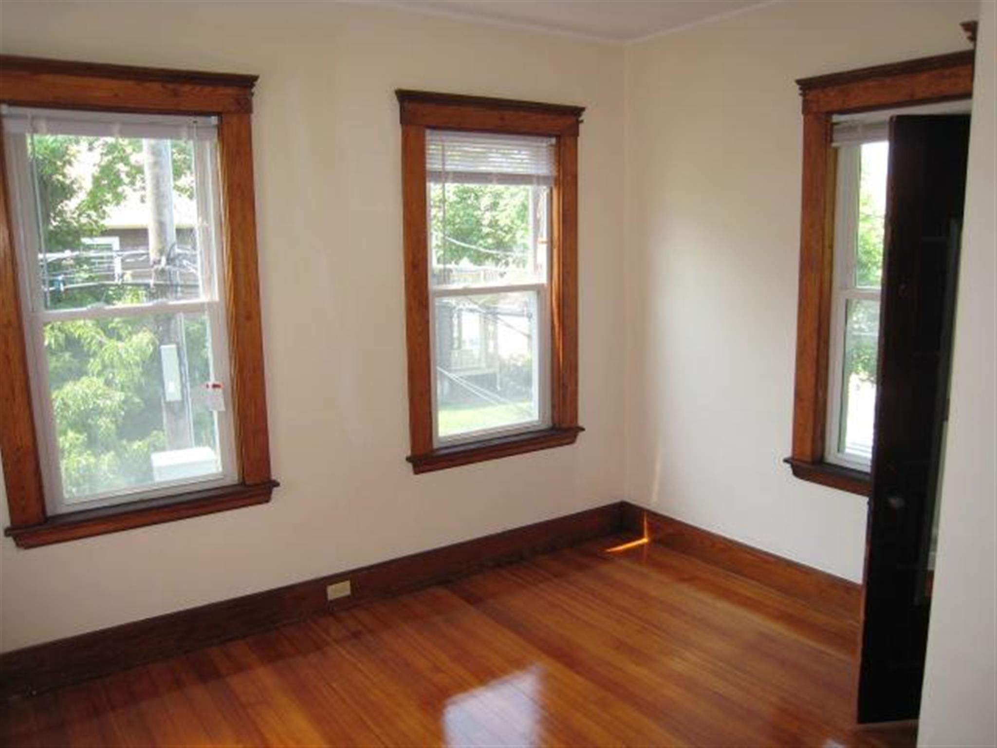 79 Capen St, Medford