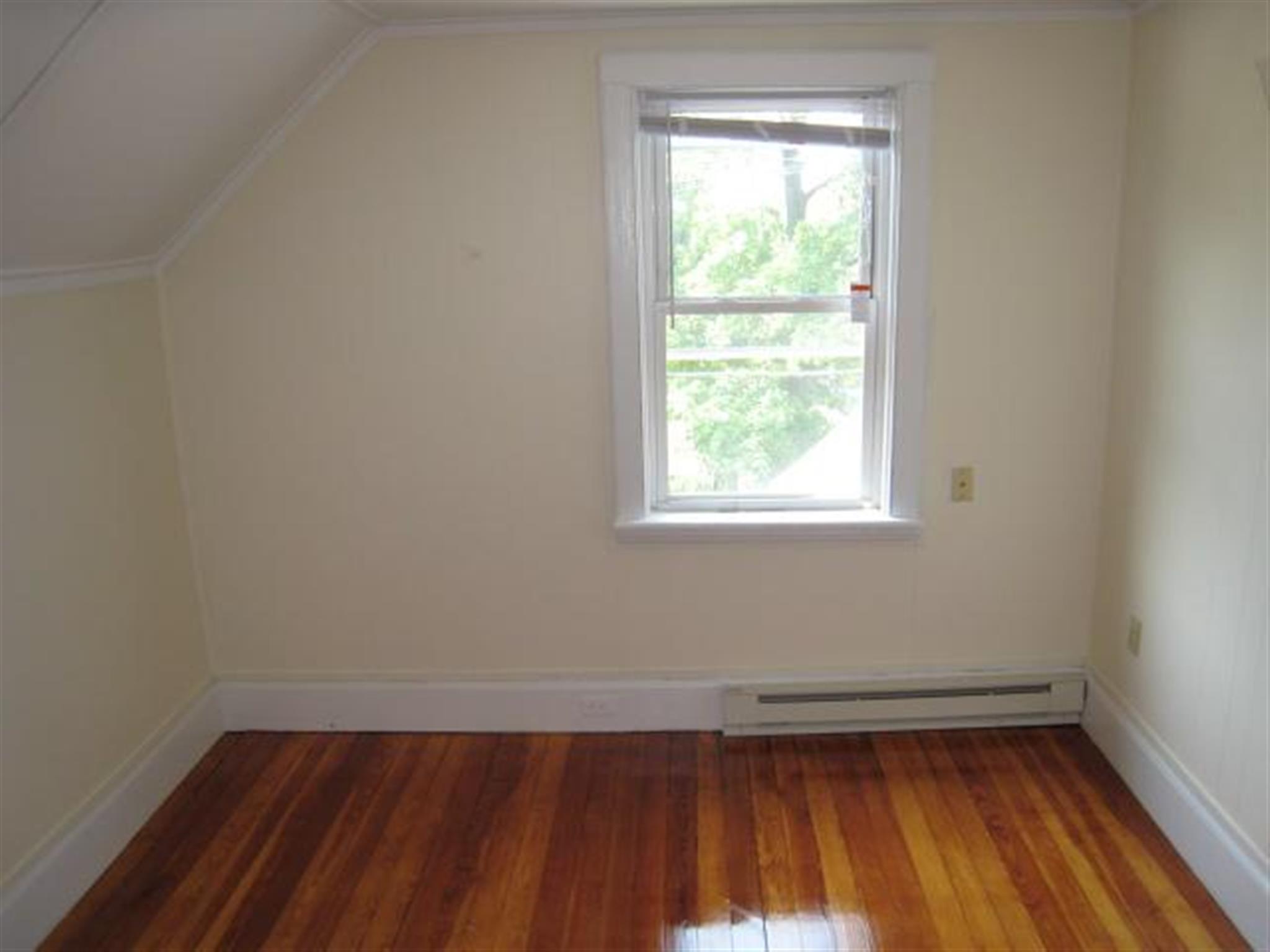 79 Capen St, Medford