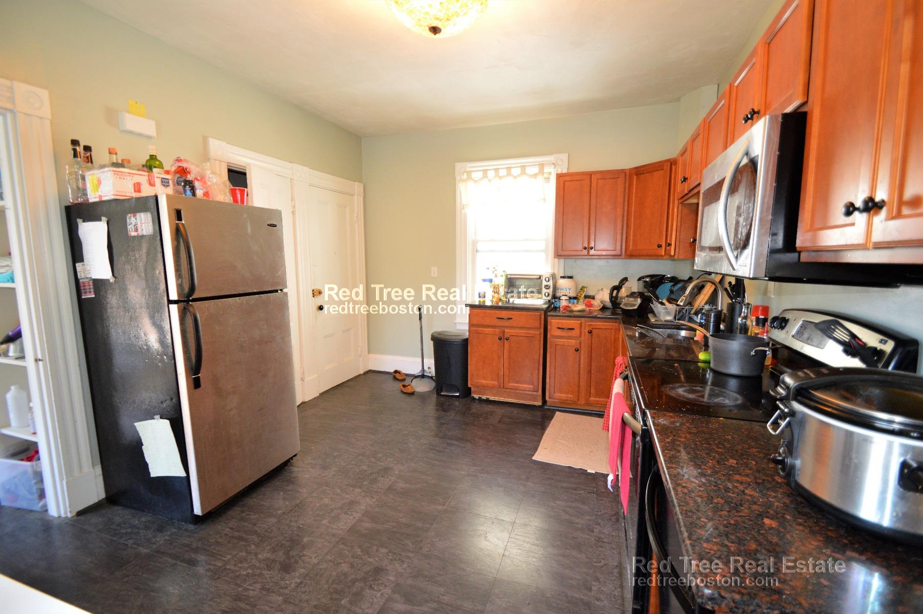 11 Reedsdale St, Allston