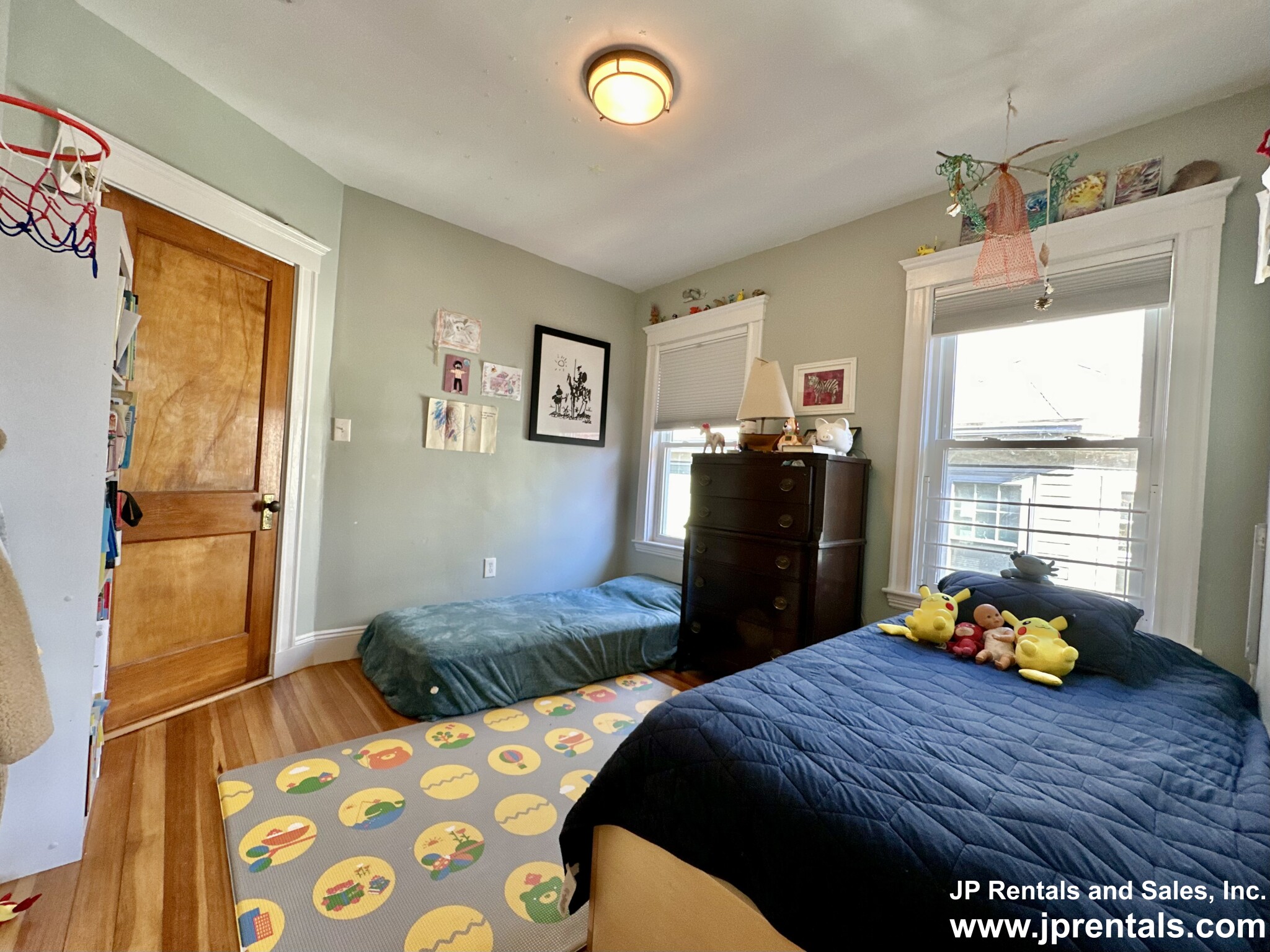 22 Sedgwick St, Jamaica Plain