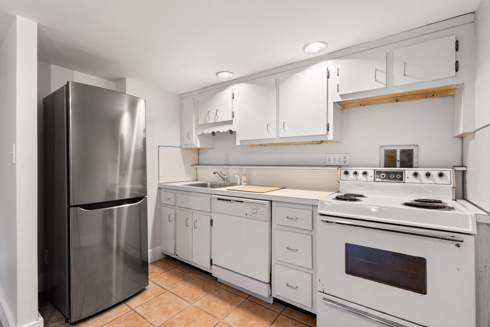 13 Dwight St, South End