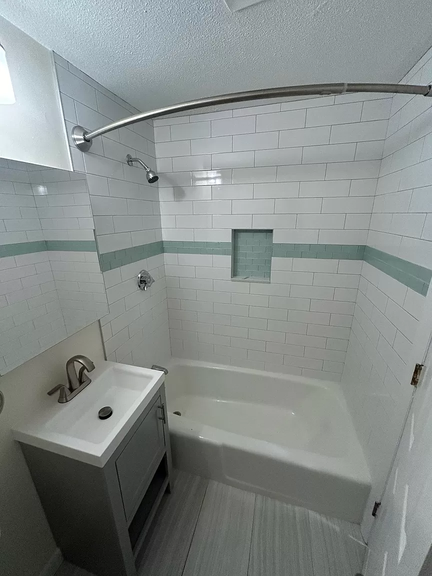 520 Main St, Banks Square