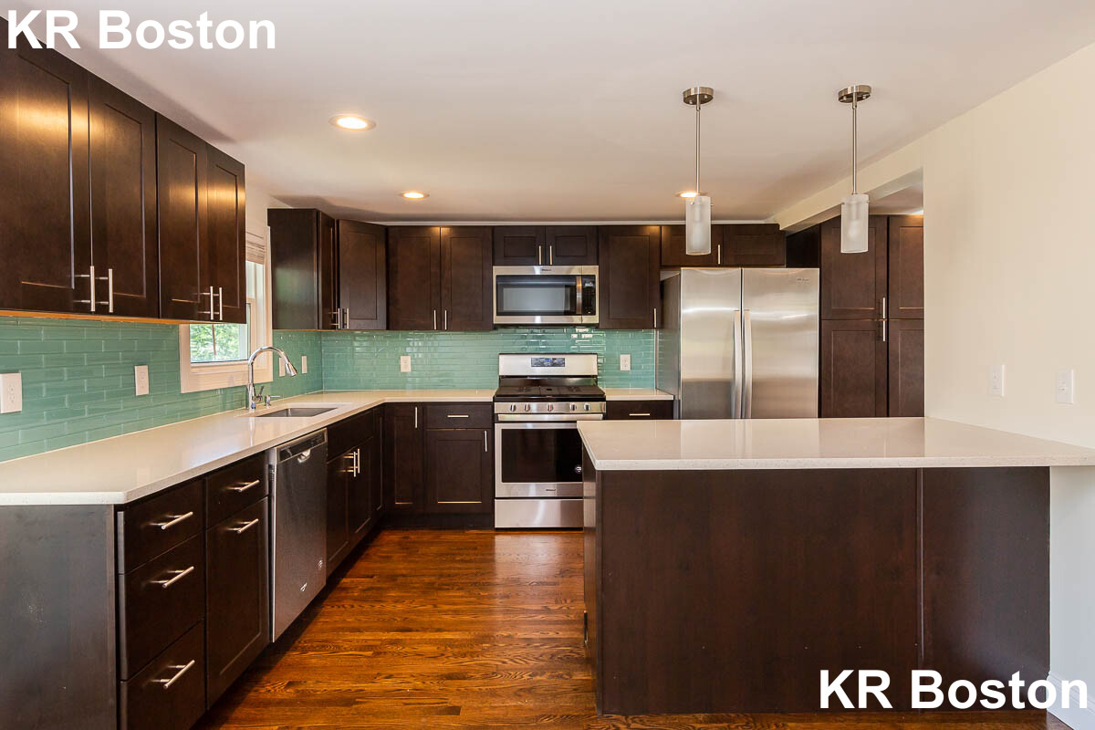 77 Rock Glen Rd, Medford