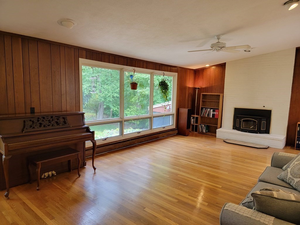 97 Bound Brook Rd, Newton