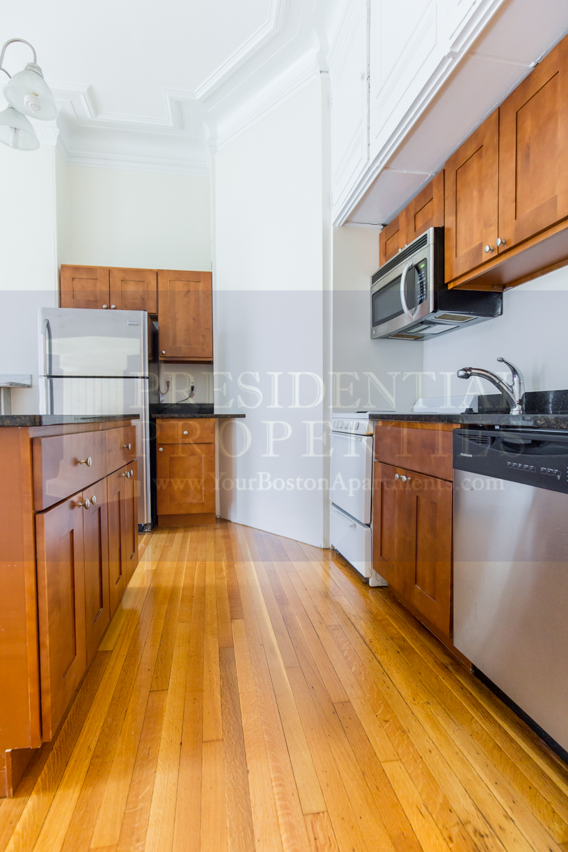 177 Marlborough St, Back Bay