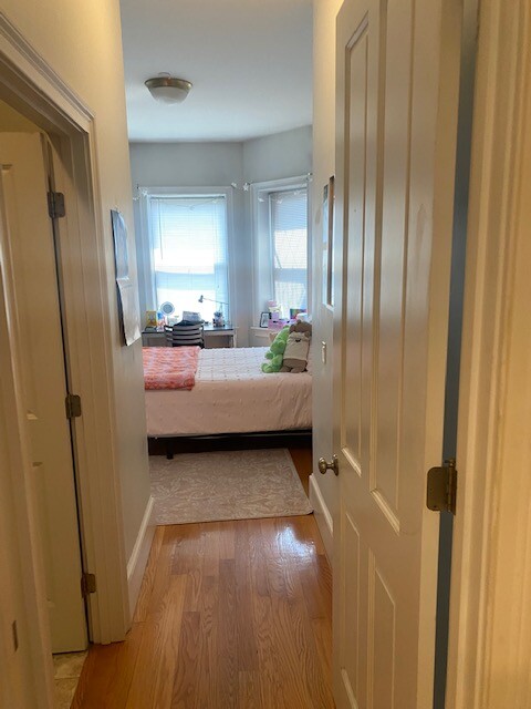 1089 Beacon St, Longwood