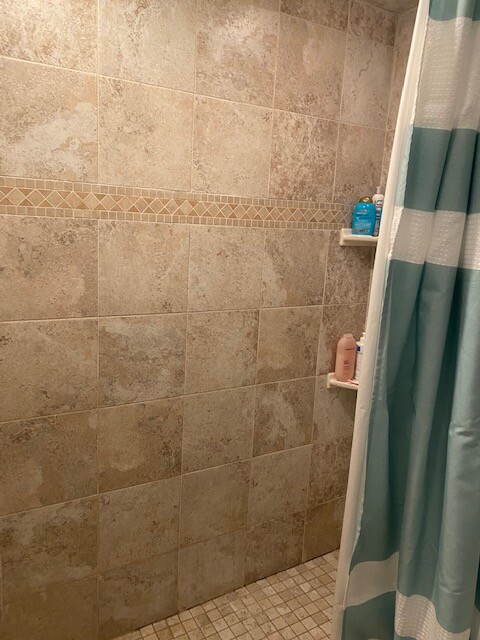 1089 Beacon St, Longwood