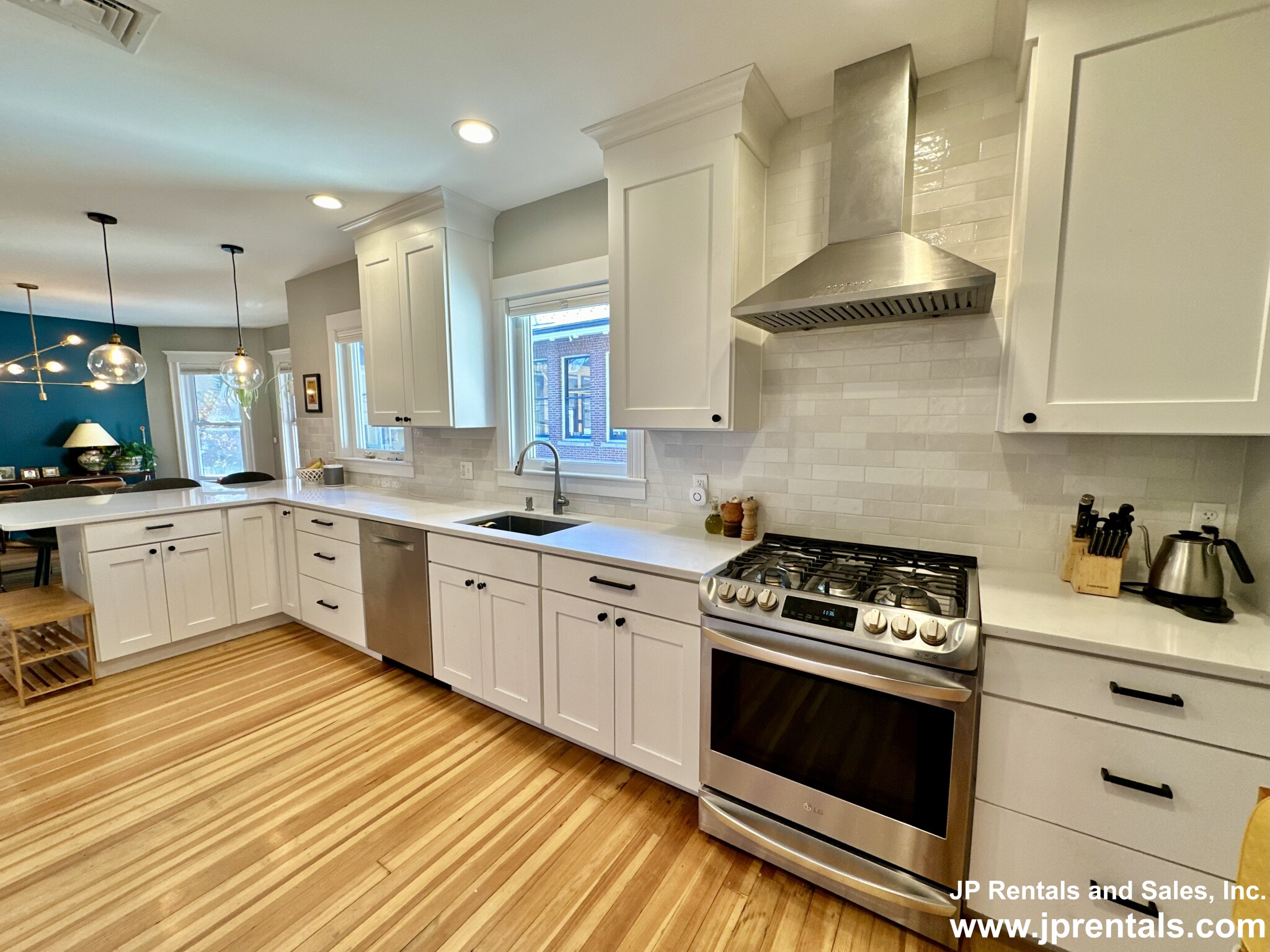 22 Sedgwick St, Jamaica Plain