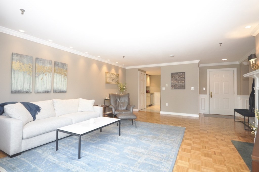 390 Commonwealth Ave, Back Bay