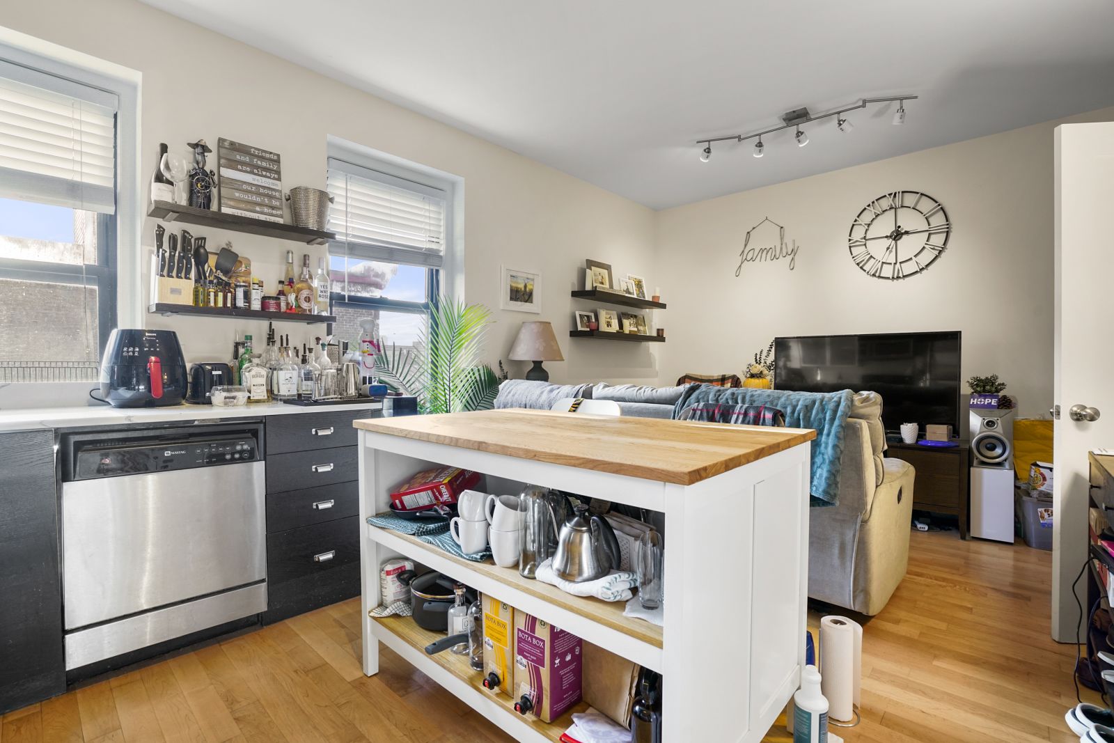 155 Cottage St, East Boston