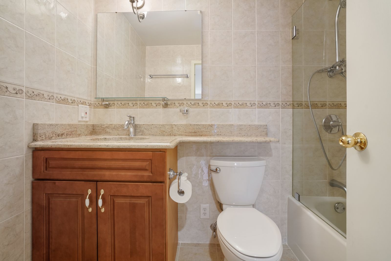 950 Massachusetts Ave, Harvard Square