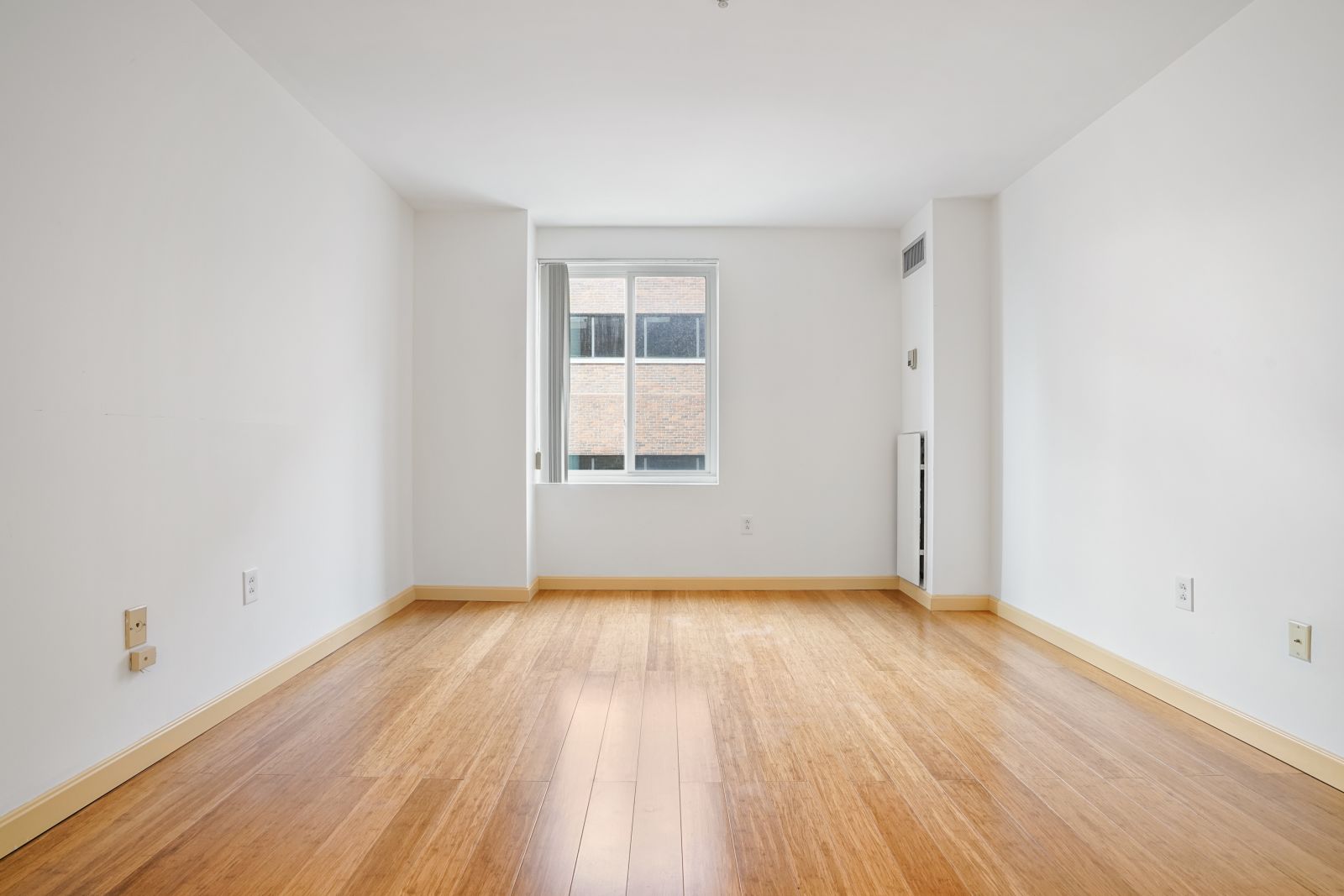 950 Massachusetts Ave, Harvard Square