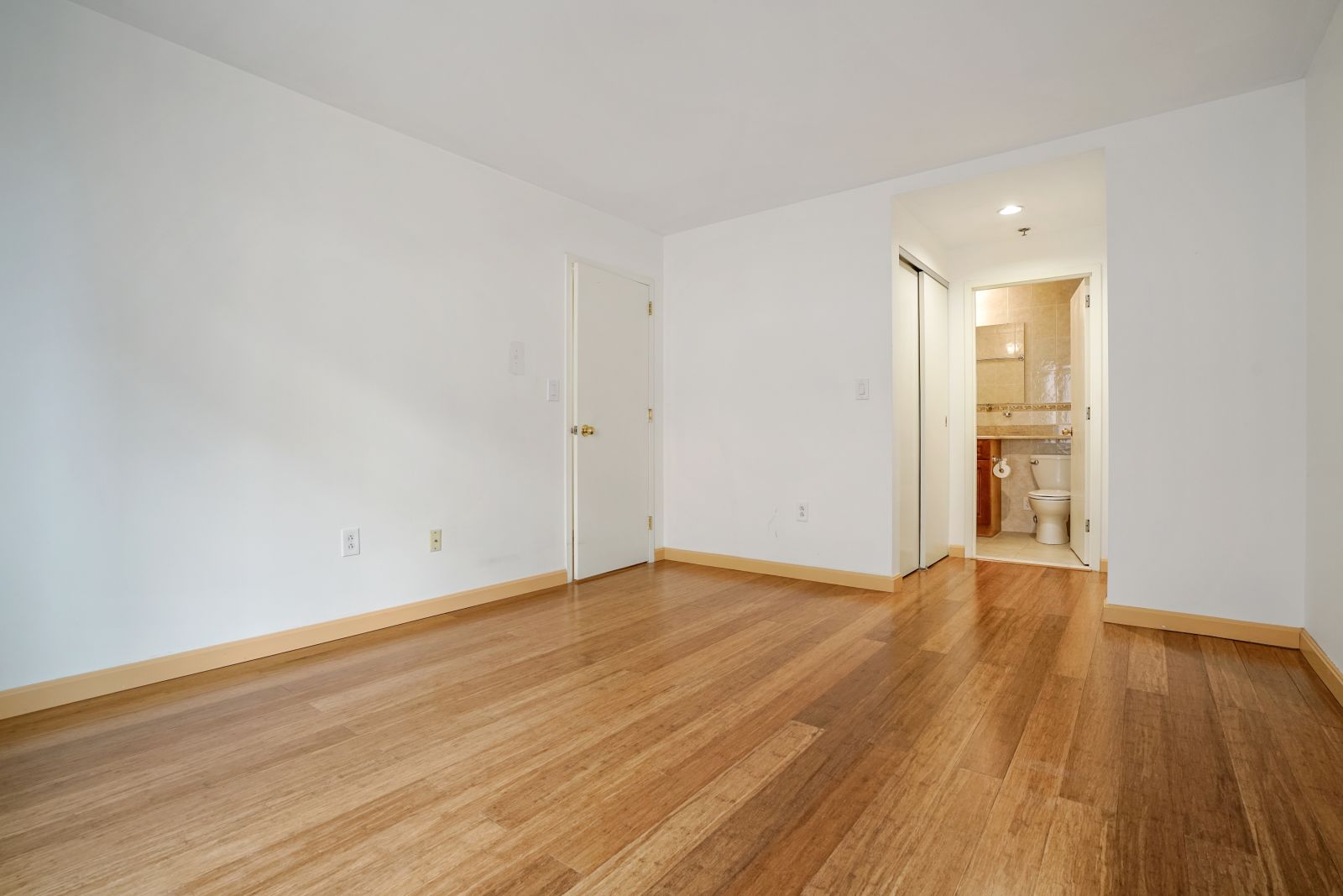 950 Massachusetts Ave, Harvard Square