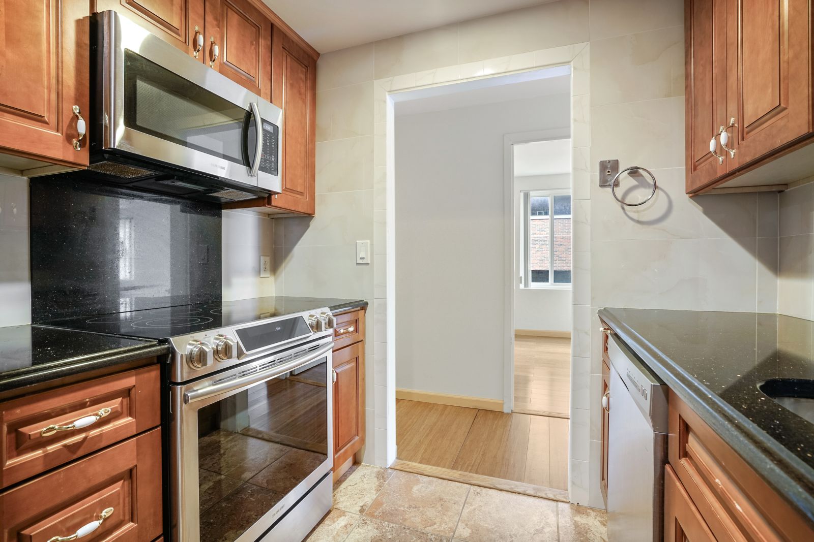 950 Massachusetts Ave, Harvard Square