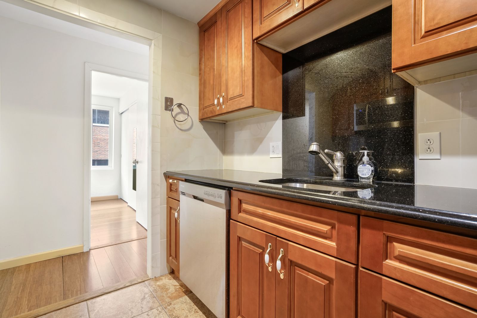 950 Massachusetts Ave, Harvard Square