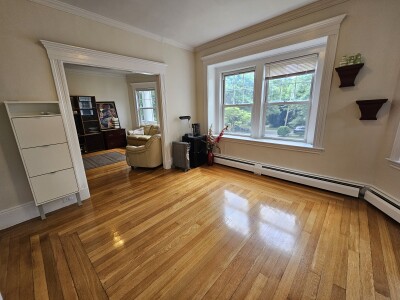 136 Middlesex Rd, Chestnut Hill