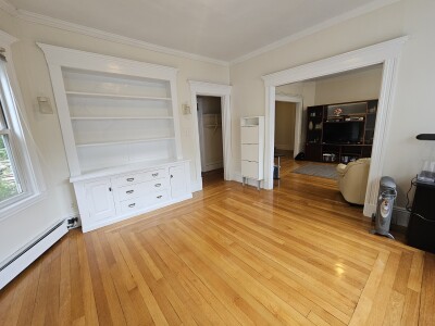 136 Middlesex Rd, Chestnut Hill