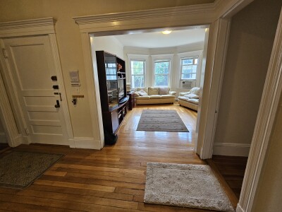 136 Middlesex Rd, Chestnut Hill