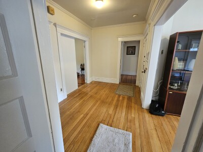 136 Middlesex Rd, Chestnut Hill