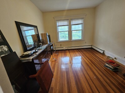 136 Middlesex Rd, Chestnut Hill