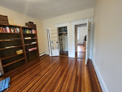 136 Middlesex Rd, Chestnut Hill