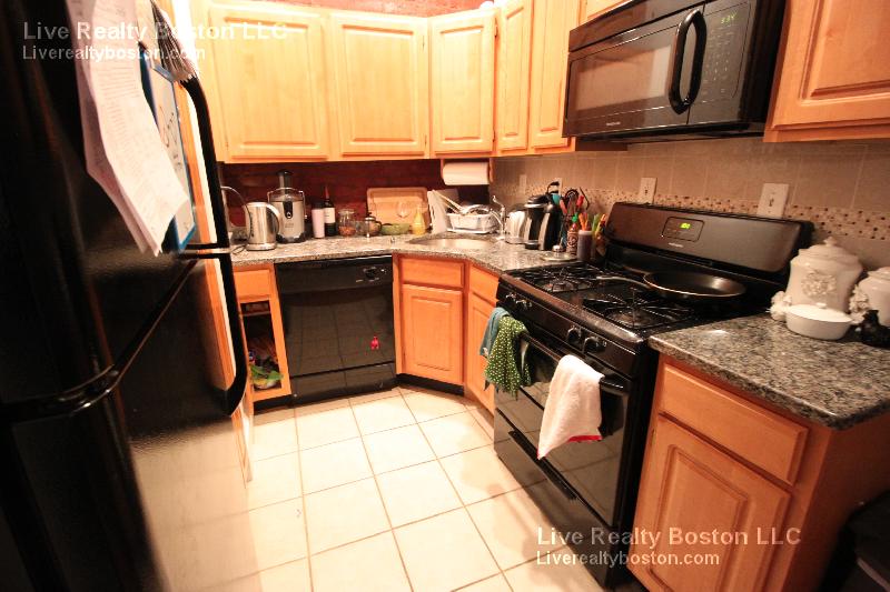 1122 Commonwealth Ave, Allston