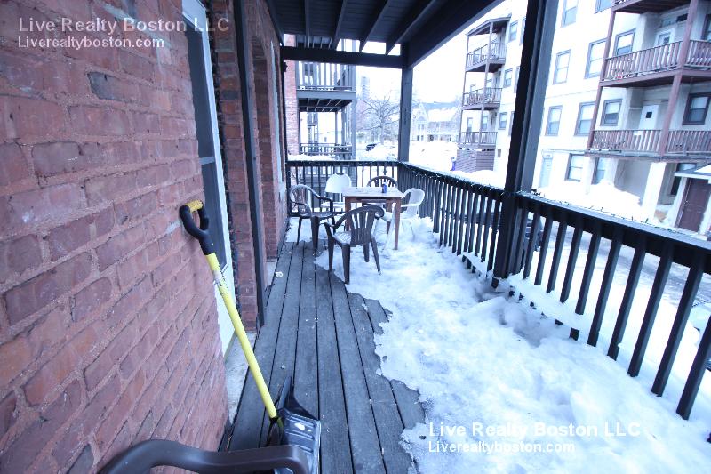 1122 Commonwealth Ave, Allston