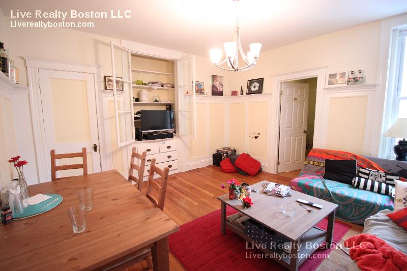 1122 Commonwealth Ave, Allston