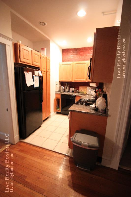 1122 Commonwealth Ave, Allston