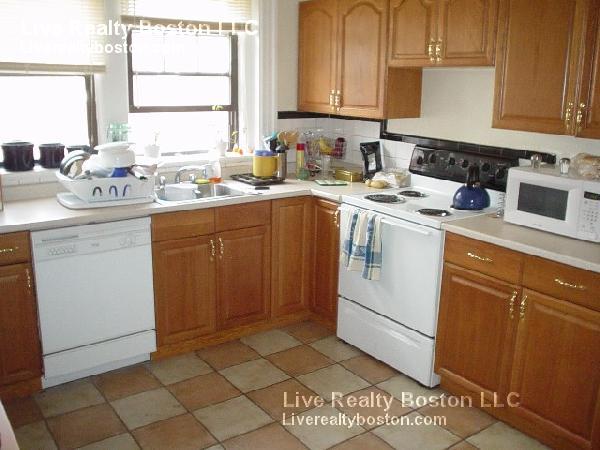 48 Babcock St, Coolidge Corner