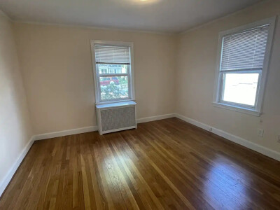 42 Central Ave, Newtonville