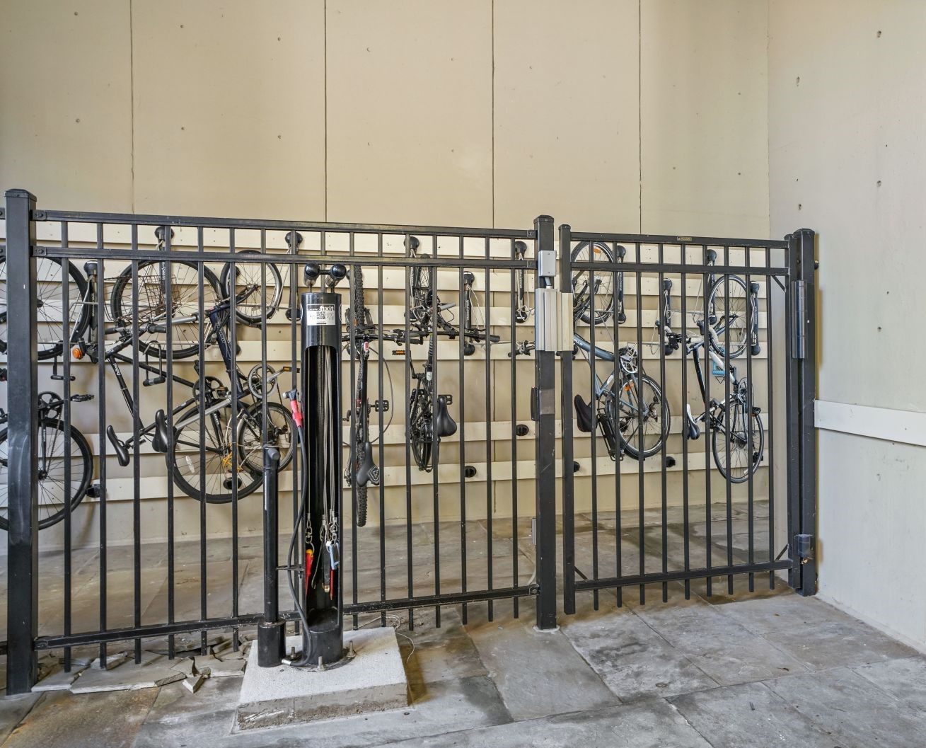 65 East India Row, Waterfront