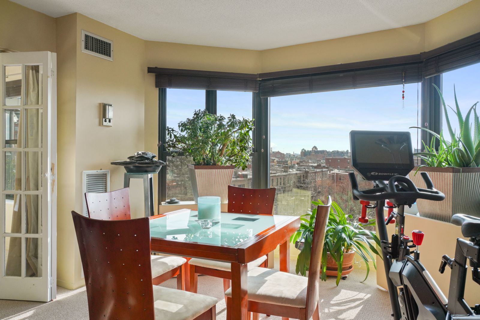 16 Harcourt St, Back Bay