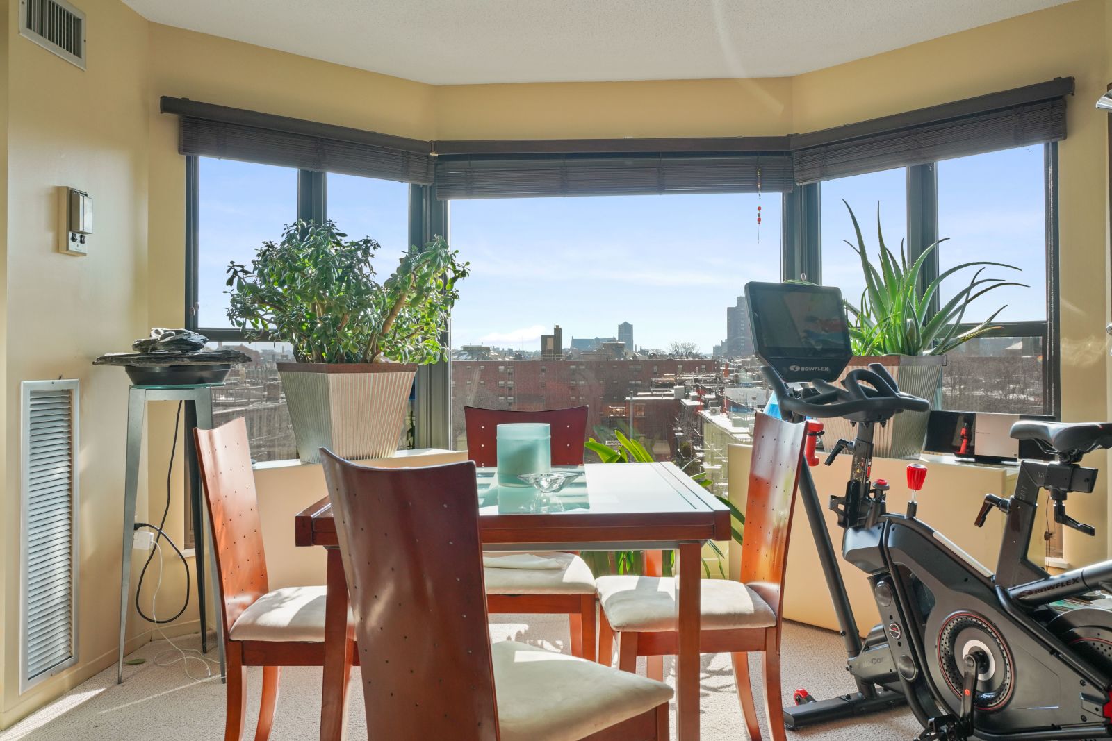 16 Harcourt St, Back Bay