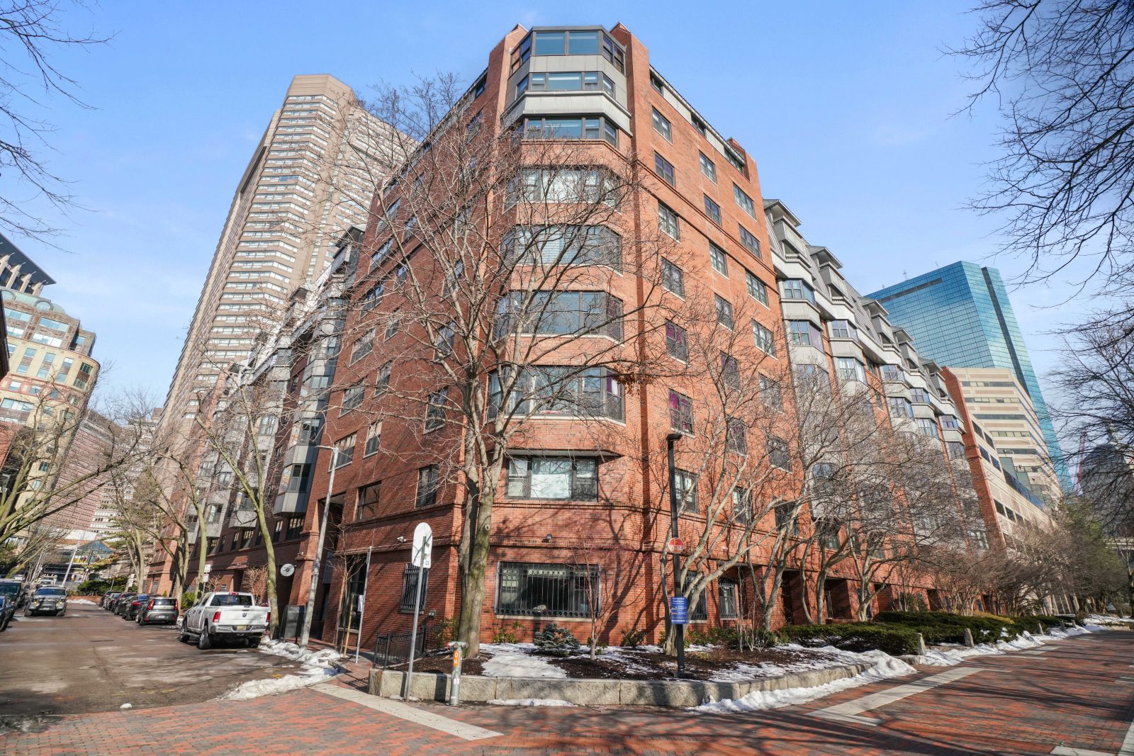 16 Harcourt St, Back Bay